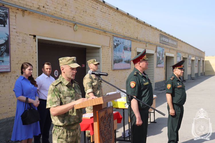 В Новосибирском военном  институте  прошло праздничное мероприятие, приуроченные к 29 мая - Дню военного автомобилиста