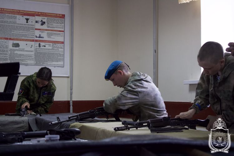 Курсанты центра военно-патриотического воспитания «Легион» посетили учебный центр военного института
