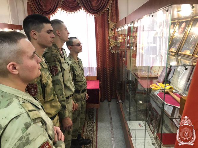 Военнослужащие воинской части Сибирского округа войск национальной гвардии посетили Новосибирский военный институт