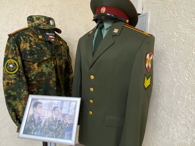 В Новосибирском военном институте собрали образцы форменного обмундирования курсантов разных времен (ВИДЕО)