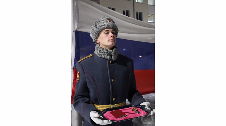Военнослужащему Новосибирского военного института – участнику специальной военной операции вручена государственная награда