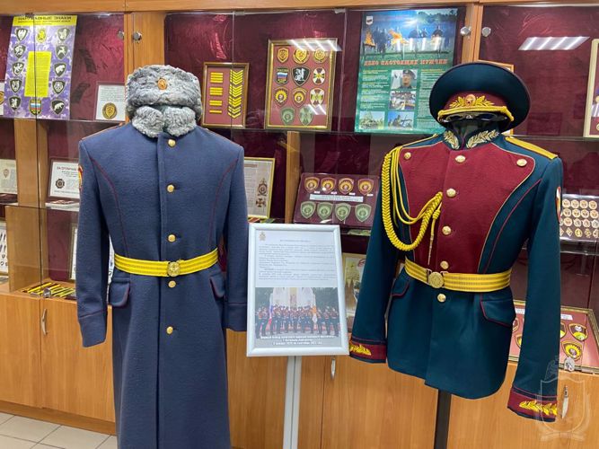 В Новосибирском военном институте собрали образцы форменного обмундирования курсантов разных времен (ВИДЕО)