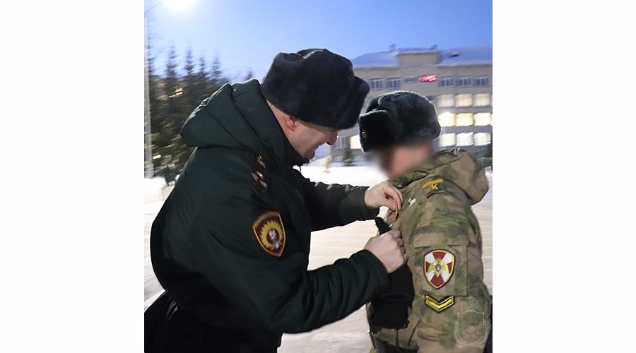 Военнослужащему Новосибирского военного института – участнику специальной военной операции вручена государственная награда