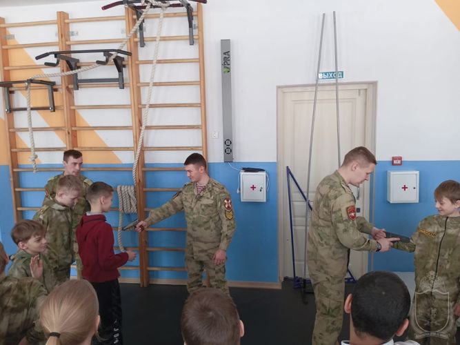 Курсанты военного института провели военно-патриотические мероприятия с учениками МБОУ СОШ №56 г. Нижний Тагил