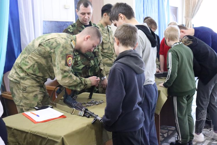 Курсанты военного института завершили прохождение войсковой стажировки в частях Сибирского округа войск национальной гвардии