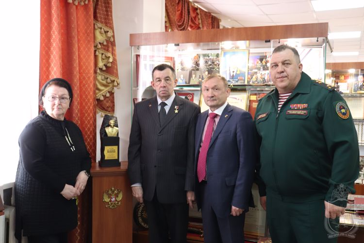 Военный институт посетила супруга Героя России генерал-полковника  Анатолия Александровича Романова 