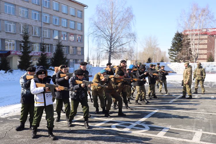 В Новосибирском военном институте прошел сбор военно-патриотических клубов