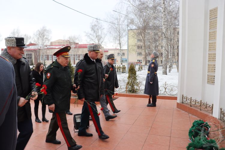 В Новосибирском военном ордена Жукова институте имени генерала армии И.К. Яковлева войск национальной гвардии отметили День войск национальной гвардии