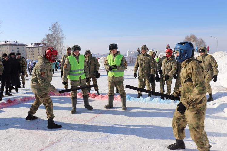 В Новосибирском военном институте проводили зиму