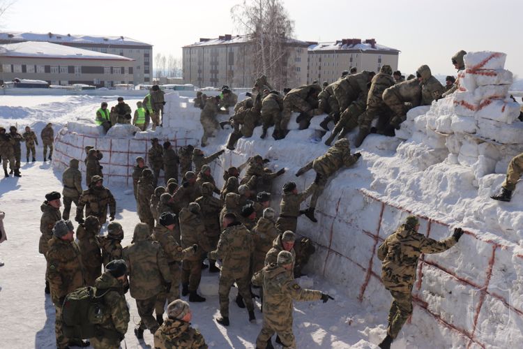 В Новосибирском военном институте проводили зиму