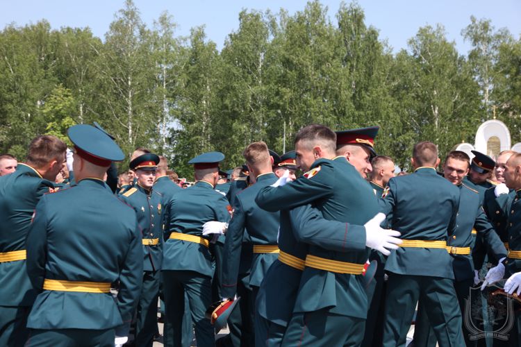 В Новосибирском военном институте   состоялся выпуск молодых офицеров