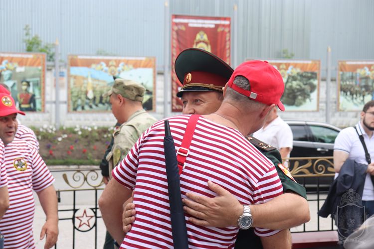 8 июля на территории Новосибирского военного института проведена встреча выпускников 1978, 1983, 1988 и 1993 годов