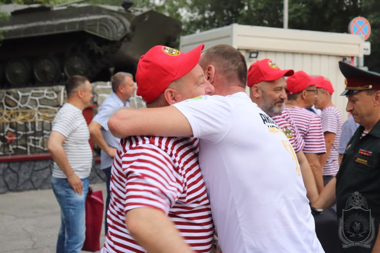 8 июля на территории Новосибирского военного института проведена встреча выпускников 1978, 1983, 1988 и 1993 годов