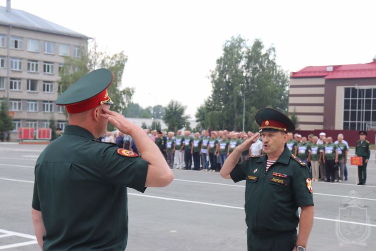 8 июля на территории Новосибирского военного института проведена встреча выпускников 1978, 1983, 1988 и 1993 годов