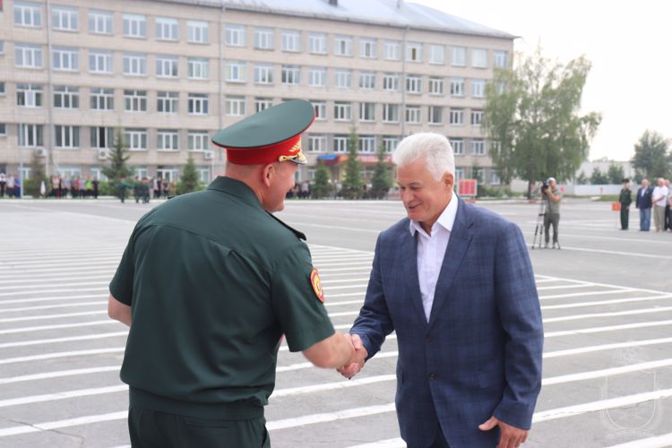 8 июля на территории Новосибирского военного института проведена встреча выпускников 1978, 1983, 1988 и 1993 годов