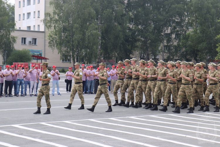 8 июля на территории Новосибирского военного института проведена встреча выпускников 1978, 1983, 1988 и 1993 годов
