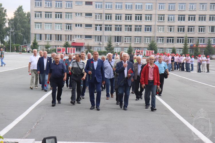8 июля на территории Новосибирского военного института проведена встреча выпускников 1978, 1983, 1988 и 1993 годов