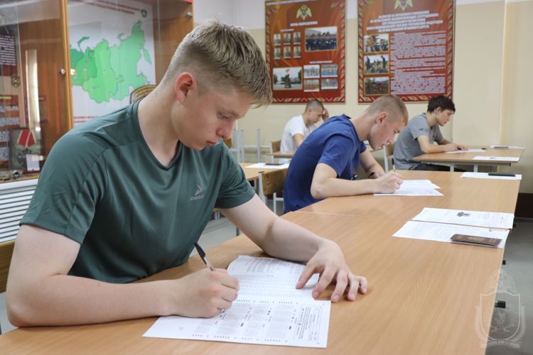 В Новосибирском военном институте начались вступительные экзамены