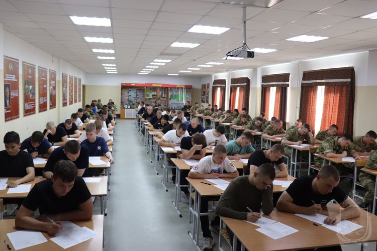 В Новосибирском военном институте начались вступительные экзамены