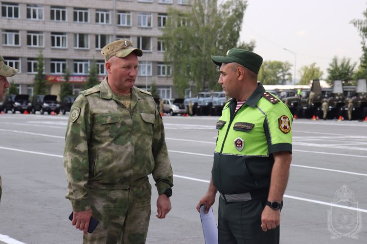 В Новосибирском военном институте проведен технический осмотр машин военного института