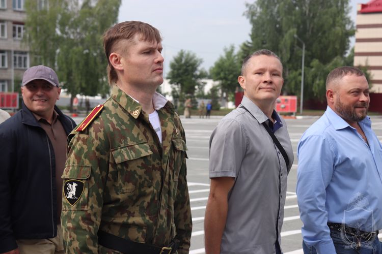 1 июля на территории Новосибирского военного института проведена встреча выпускников 2 батальона 2003 года выпуска