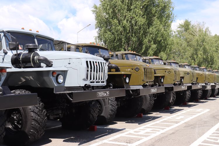В Новосибирском военном институте проведен технический осмотр машин военного института