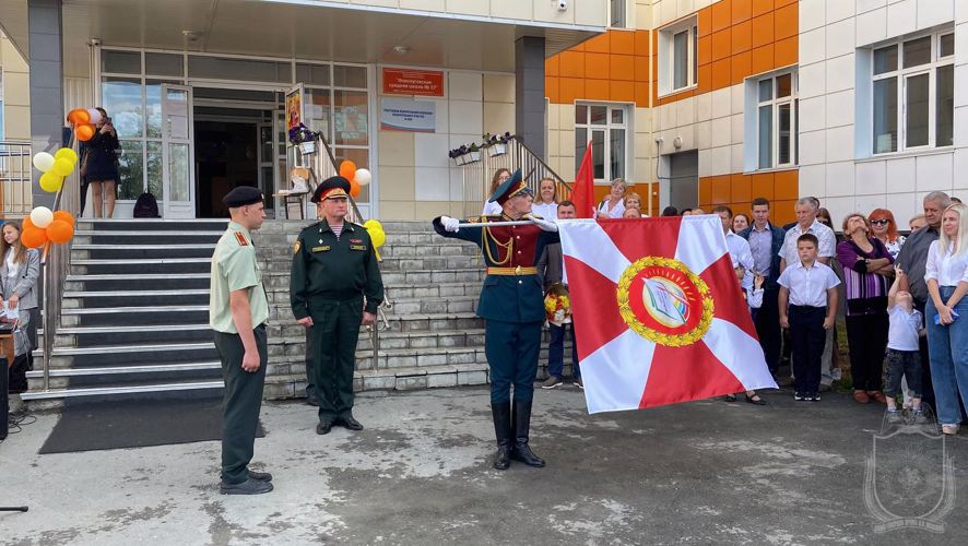 Новосибирский военный институт открыл новый класс Росгвардии в подшефной школе