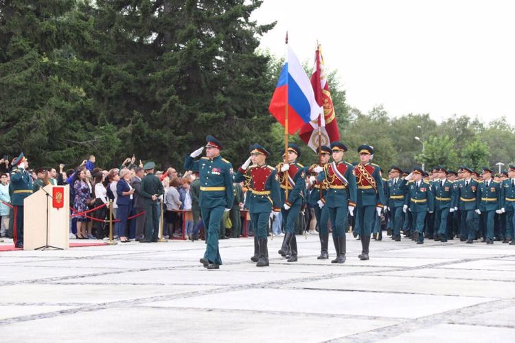 Курсанты Новосибирского военного института приняли военную присягу
