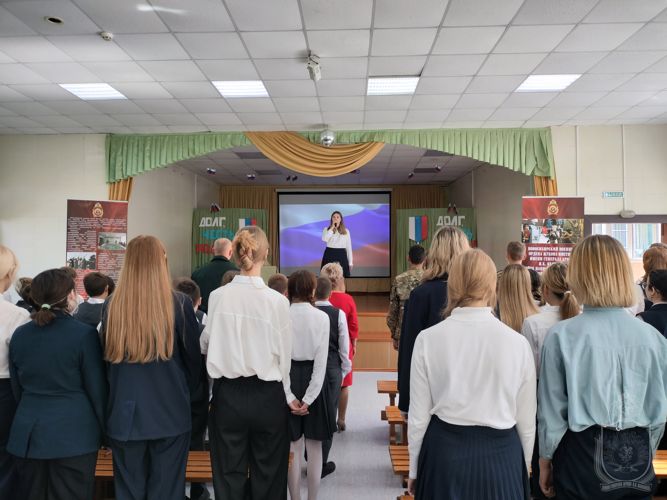 Подписание соглашения о сотрудничестве между МАОУ «Лицей №176» и НВИ