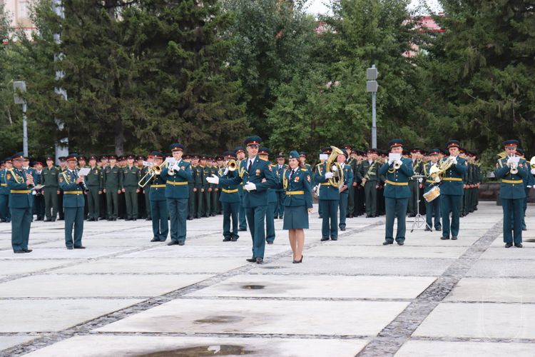 Курсанты Новосибирского военного института приняли военную присягу