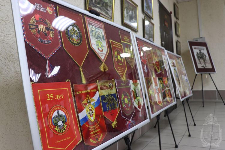 В музее Новосибирского военного института Росгвардии организована выставка, посвященная силам специального назначения ведомства