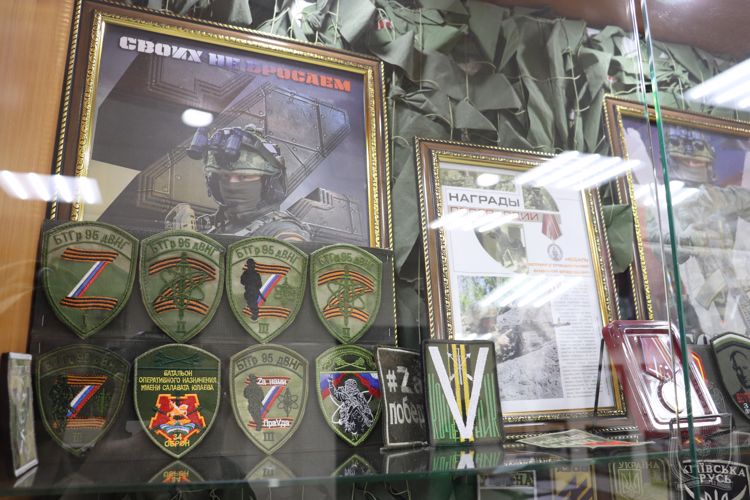 В музее Новосибирского военного института Росгвардии организована выставка, посвященная силам специального назначения ведомства