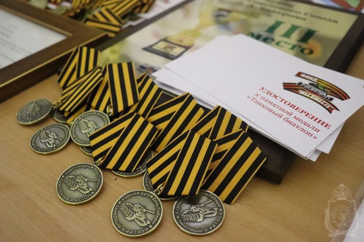 На территории военного института прошли соревнования по «Танковому биатлону»