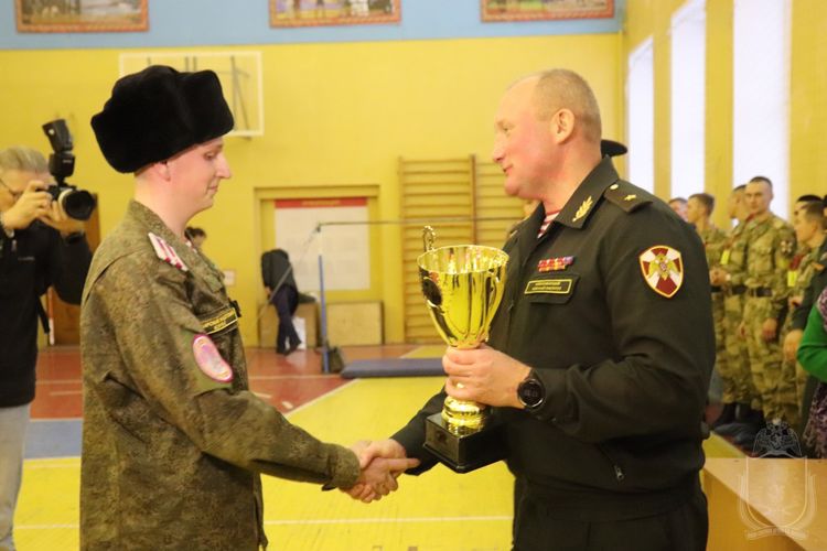 На территории военного института прошли соревнования по «Танковому биатлону»