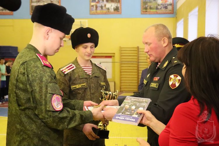 На территории военного института прошли соревнования по «Танковому биатлону»
