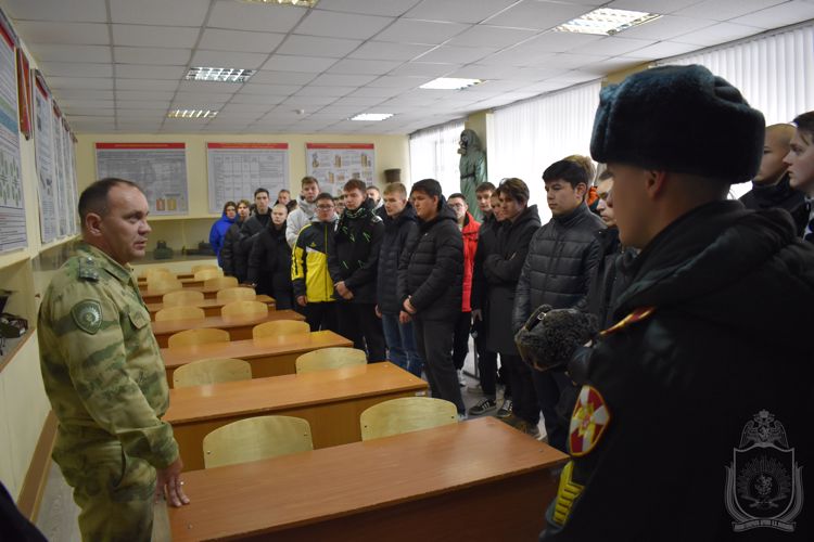 В военном институте провели «День призывника»