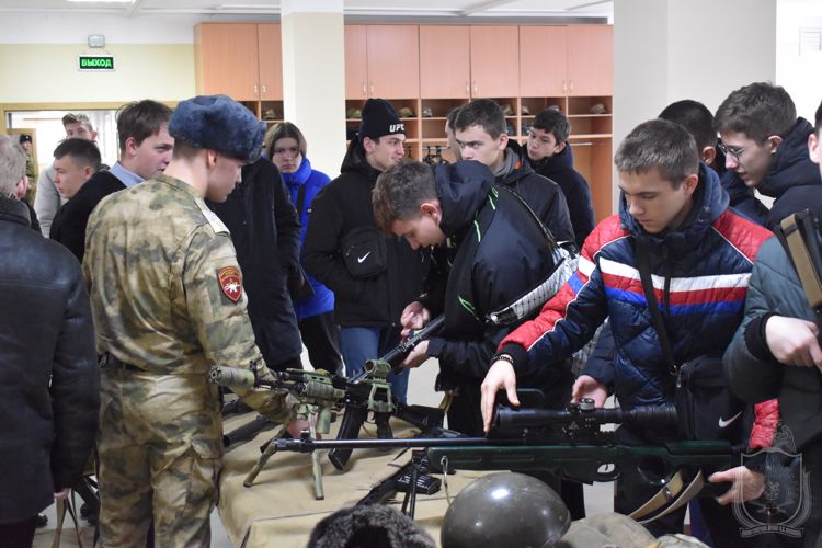 В военном институте провели «День призывника»