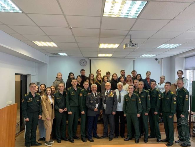 Курсанты военного института приняли участие в межвузовском научном семинаре