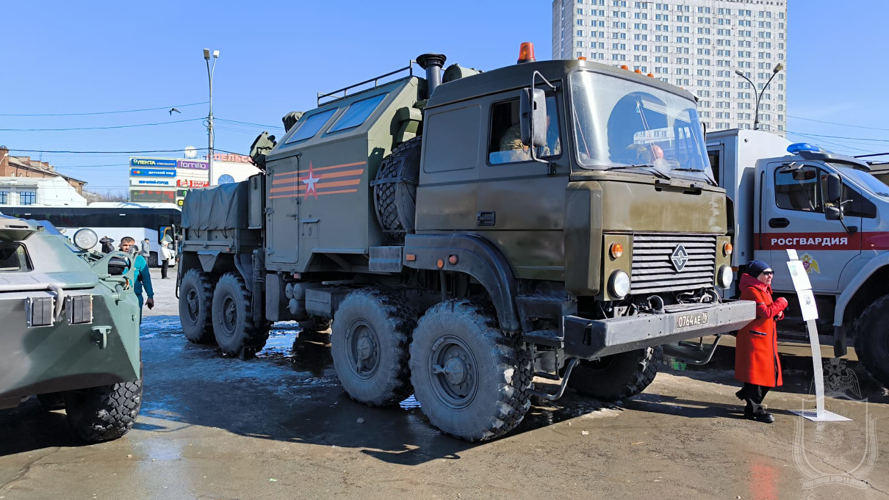 Военнослужащие Новосибирского военного института приняли участие в агитационно-пропагандисткой акции «Сила в правде!»