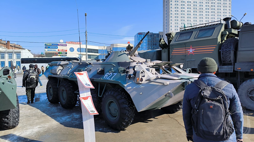 Военнослужащие Новосибирского военного института приняли участие в агитационно-пропагандисткой акции «Сила в правде!»