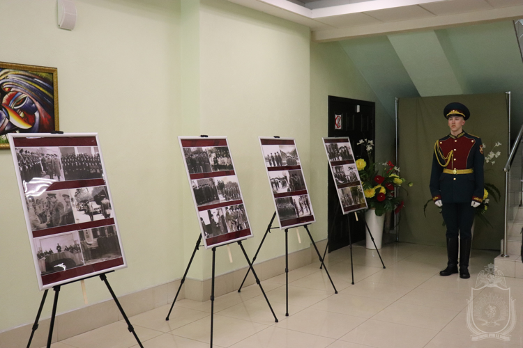 В военном институте открылась фотовыставка  «Неизвестные страницы истории, посвященные командующему ВВ МВД СССР генералу армии И. К. Яковлеву»