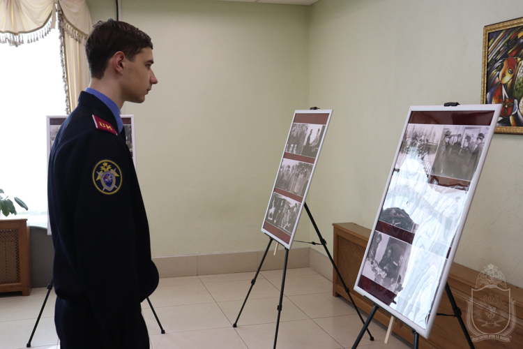 В военном институте открылась фотовыставка  «Неизвестные страницы истории, посвященные командующему ВВ МВД СССР генералу армии И. К. Яковлеву»