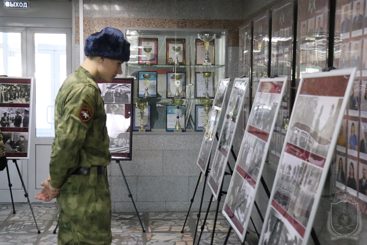 В военном институте открылась фотовыставка  «Неизвестные страницы истории, посвященные командующему ВВ МВД СССР генералу армии И. К. Яковлеву»