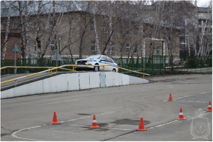 Инспектора ВАИ НВИ ВНГ прошли обучение по контраварийной подготовке