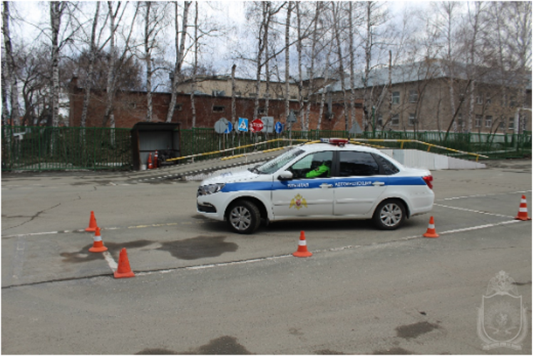 Инспектора ВАИ НВИ ВНГ прошли обучение по контраварийной подготовке