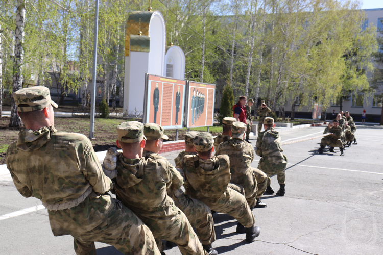 В военном институте прошел спортивный праздник «А ну-ка Парни», посвященный празднованию 79-ой годовщины в ВОВ среди переменного состава