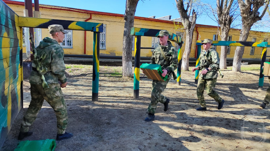 В военном институте прошел спортивный праздник «А ну-ка Парни», посвященный празднованию 79-ой годовщины в ВОВ среди переменного состава