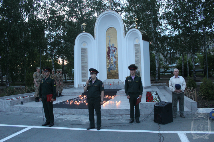 В военном институте провели акцию «Свеча памяти»