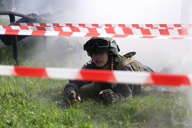 В Новосибирском военном институте провели военно-патриотическую игру «Зарница» в новом формате