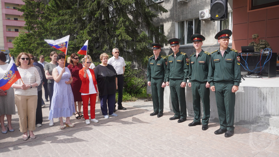 В военном институте провели мероприятия по случаю празднования Дня России